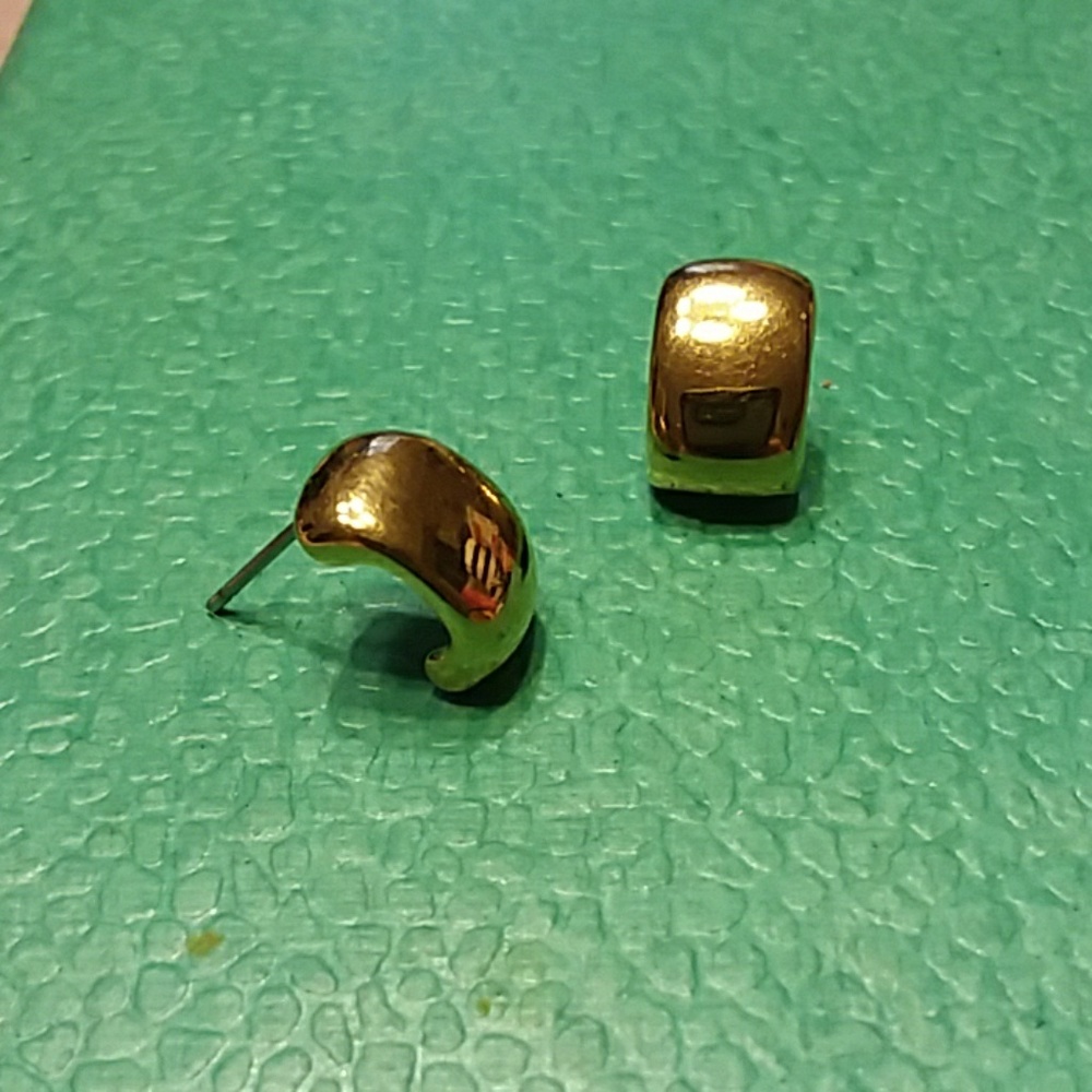 Small gold earrings - Picture 2 of 2